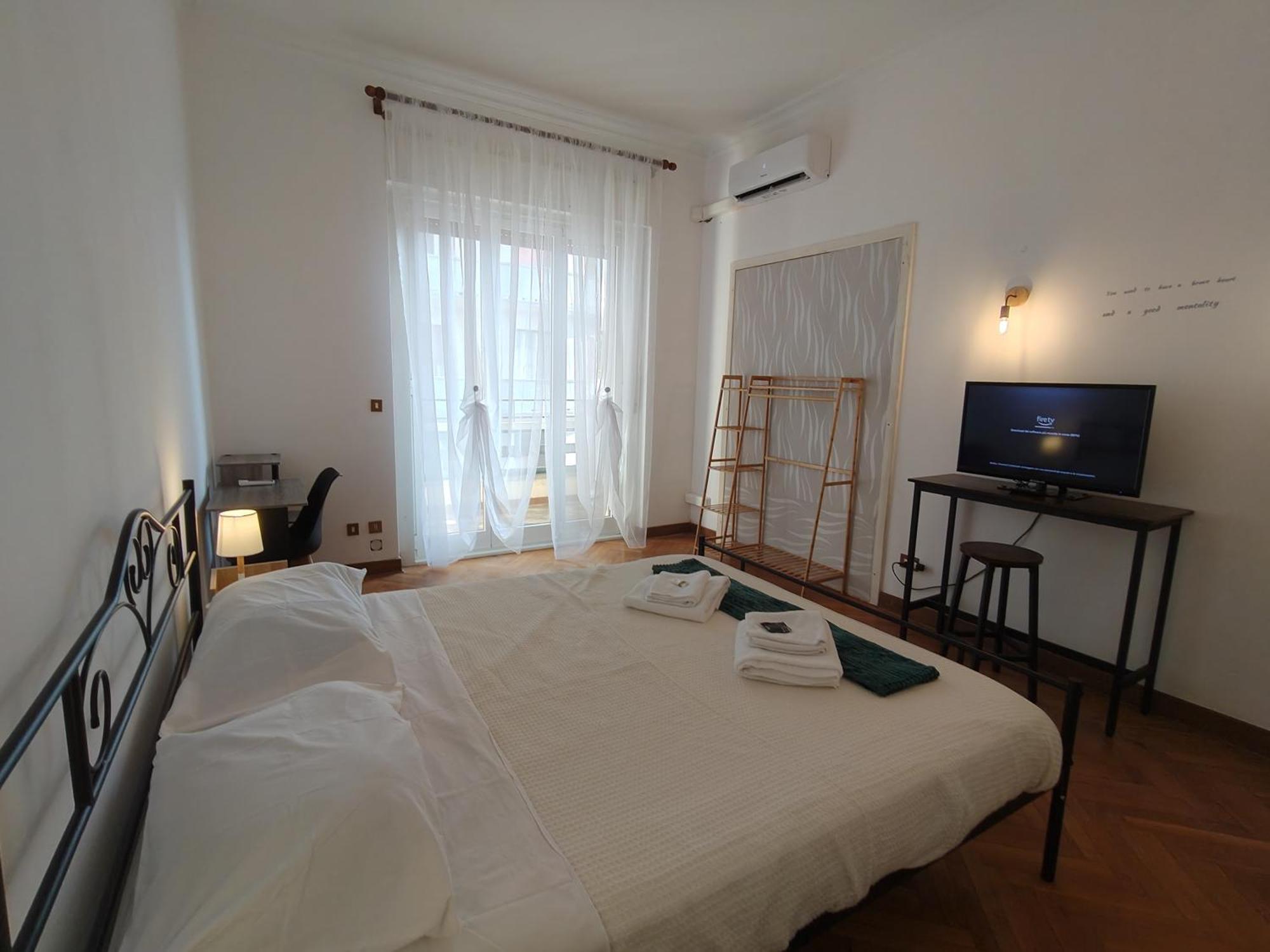 Dock Bay Lodge Hostello Trieste Ngoại thất bức ảnh