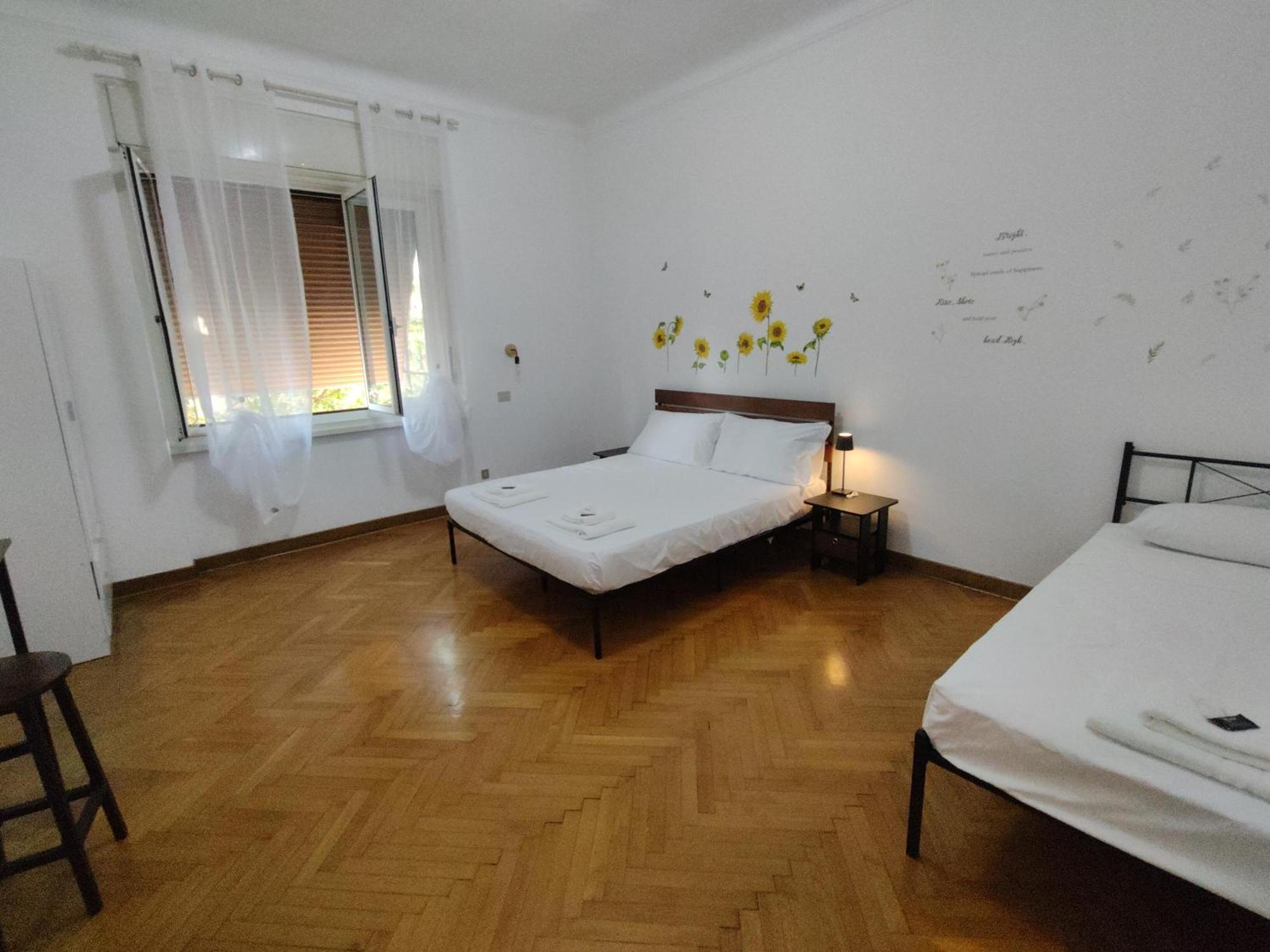 Dock Bay Lodge Hostello Trieste Ngoại thất bức ảnh