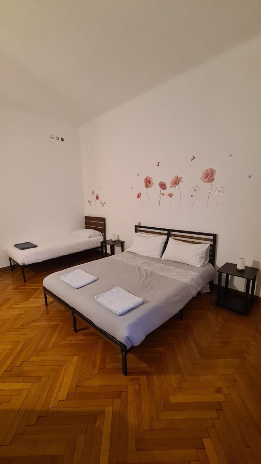Dock Bay Lodge Hostello Trieste Ngoại thất bức ảnh